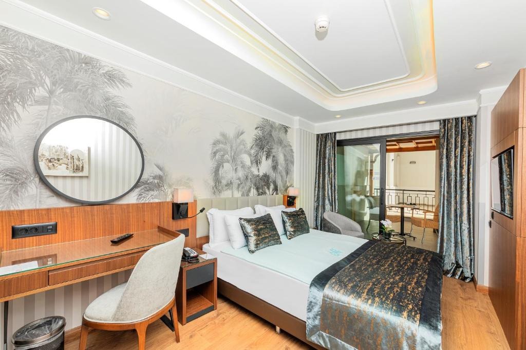 هتل موکارناس پرا